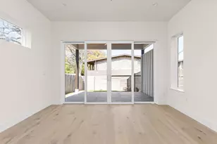 1402 Summit St, Austin, TX 78741 - Photo 12