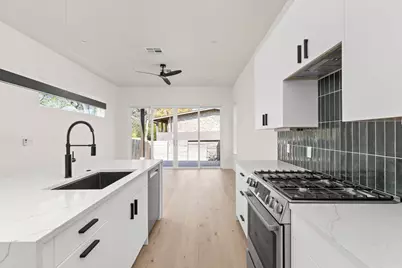 1402 Summit Street #B, Austin, TX 78741 - Photo 10