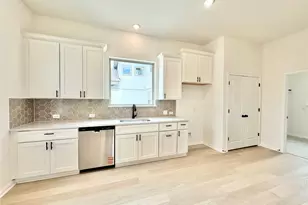 580 Treadwell Ln, Kyle, TX 78640 - Photo 6
