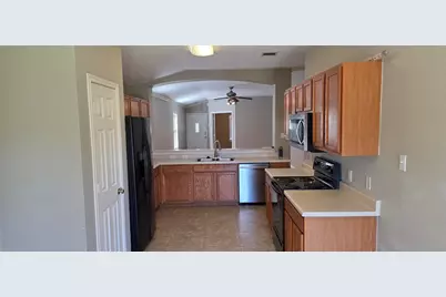 204 Quail Hollow Drive, Hutto, TX 78634 - Photo 16