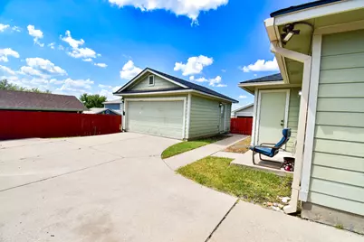 13525 Briarcreek Loop, Manor, TX 78653 - Photo 16
