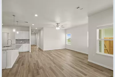 506 Whirlaway Drive #B, Jarrell, TX 76537 - Photo 8