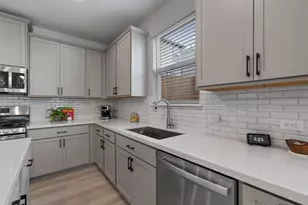 13506 Grand Central Dr, Pflugerville, TX 78660 - Photo 12