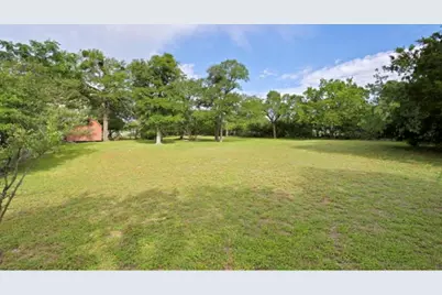 300 W Sequoia Spur, Georgetown, TX 78628 - Photo 10