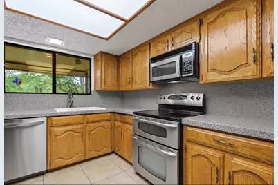 300 W Sequoia Spur, Georgetown, TX 78628 - Photo 2