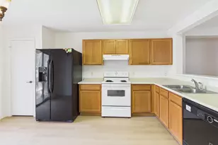 6824 Walkup Ln, Austin, TX 78747 - Photo 6