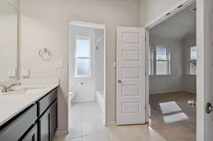 316 Insider Loop, Elgin, TX 78621 - Photo 18