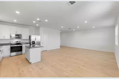 140 Green Berets Bend, Jarrell, TX 76537 - Photo 10