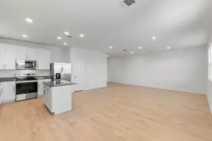 140 Green Berets Bnd, Jarrell, TX 76537 - Photo 10