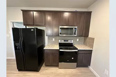 810 E Baxter Street E #A & B, Seguin, TX 78155 - Photo 6