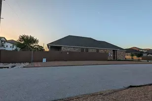 612 Ayinger Ln, Austin, TX 78728 - Photo 2