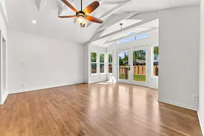 811 E 45th Street, Austin, TX 78751 - Photo 8