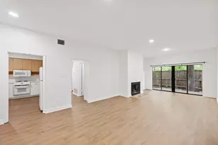 409 E 38th St, Austin, TX 78705 - Photo 8