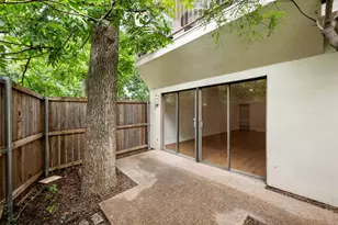 409 E 38th St, Austin, TX 78705 - Photo 24