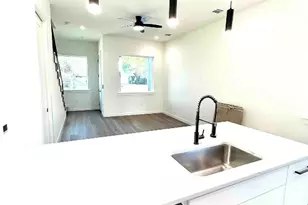 6809 Porter St, Austin, TX 78741 - Photo 6