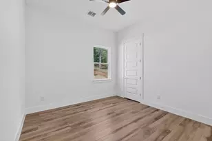 137 N Pohakea Dr, Bastrop, TX 78602 - Photo 26