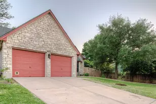 729 Shade Tree Dr, Austin, TX 78748 - Photo 2