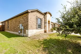 216 Golden Butterfly Dr, Leander, TX 78641 - Photo 2