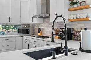 1201 S Garden St, Austin, TX 78702 - Photo 10