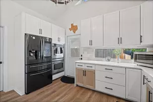 1201 S Garden St, Austin, TX 78702 - Photo 10