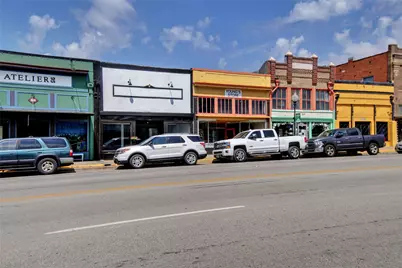 313 N Main Street, Taylor, TX 76574 - Photo 2