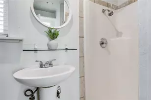 1105 W 43rd St, Austin, TX 78756 - Photo 12