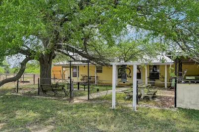 3200 Cattlemens Row, Lockhart, TX 78644 - Photo 14