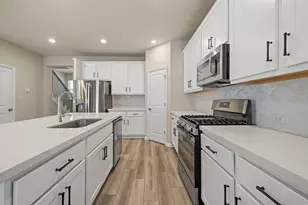 1653 Coral Sunrise Trl, Leander, TX 78641 - Photo 14