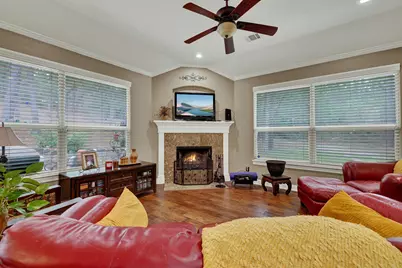 107 Nanakuli, Bastrop, TX 78602 - Photo 6