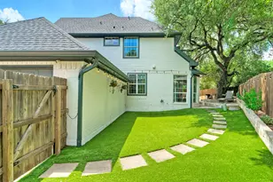 3002 Barton Point Cir, Austin, TX 78733 - Photo 32
