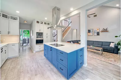 3002 Barton Point Circle, Austin, TX 78733 - Photo 14