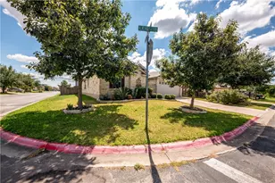 19145 Leigh Ln, Pflugerville, TX 78660 - Photo 4