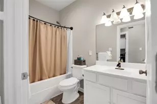 617 W Sheldon Ave, Thrall, TX 76578 - Photo 16