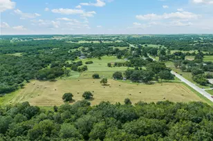 2005 W Grand Ave, Yoakum, TX 77995 - Photo 22