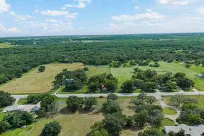 2005 W Grand Avenue, Yoakum, TX 77995 - Photo 24