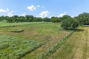 2005 W Grand Ave, Yoakum, TX 77995 - Photo 18