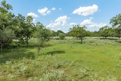 2005 W Grand Avenue, Yoakum, TX 77995 - Photo 12