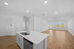 445 Mustang Lk Cir, Buda, TX 78610 - Photo 12