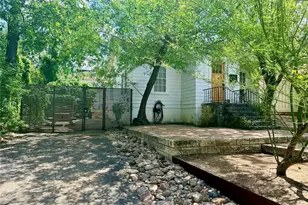 305 Lockhart Dr, Austin, TX 78704 - Photo 2