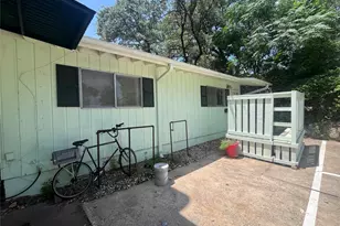208 E 31st St, Austin, TX 78705 - Photo 16
