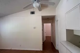 208 E 31st St, Austin, TX 78705 - Photo 6