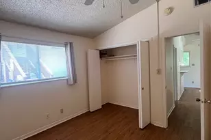 208 E 31st St, Austin, TX 78705 - Photo 12