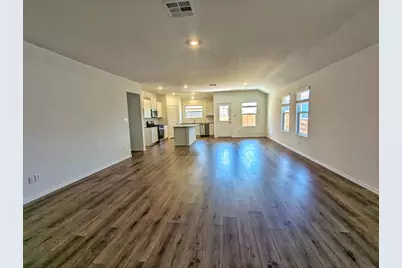 158 Gresham, Kyle, TX 78640 - Photo 8