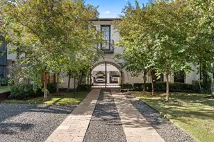 2703 Greenlee Dr, Austin, TX 78703 - Photo 2