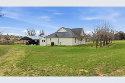 369 Young School House Road, Smithville, TX 78957 - Photo 4