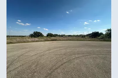 320 & 330 E Tomlinson Street, Florence, TX 76527 - Photo 2