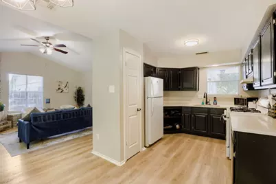 16402 Parkway Drive, Pflugerville, TX 78660 - Photo 12