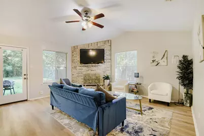 16402 Parkway Drive, Pflugerville, TX 78660 - Photo 4