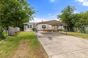 418 Lenora Dr, Taylor, TX 76574 - Photo 1