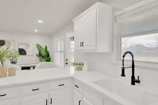 131 Meadow Valley Loop, Jarrell, TX 76537 - Photo 8